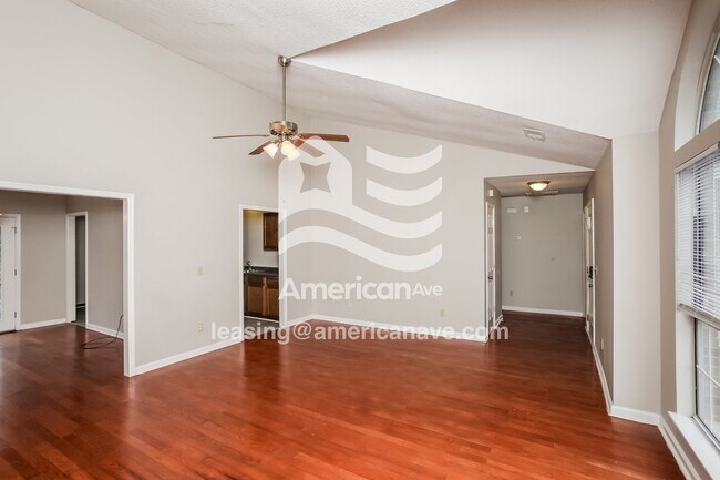 Foto del edificio - 128 Winslow Way