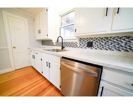 Primary Photo - 14 Paul Revere Rd