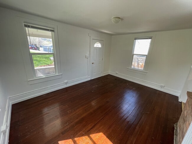 Foto del edificio - 418 E 5th St