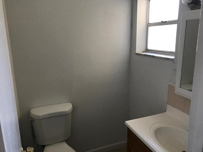 Building Photo - 773 Lucaya Dr