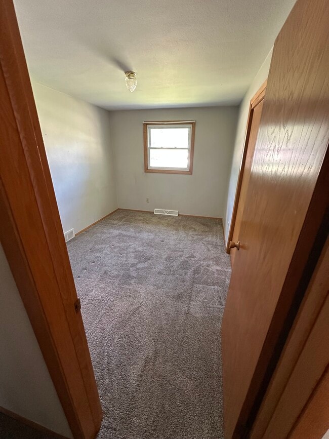 Foto del edificio - 1067 Meadow Ln