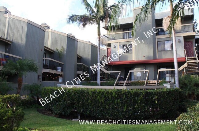 Building Photo - Large 2 Bedroom Townhouse in Signal Hill w...