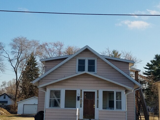 Unidad superior - 611 Lawn Drive