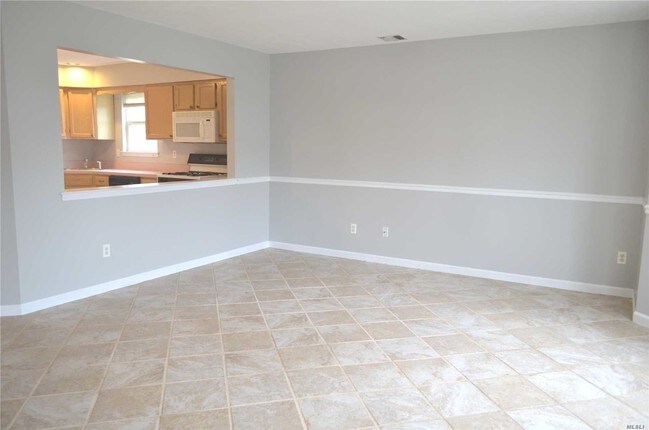 Building Photo - 40 Country View Ln