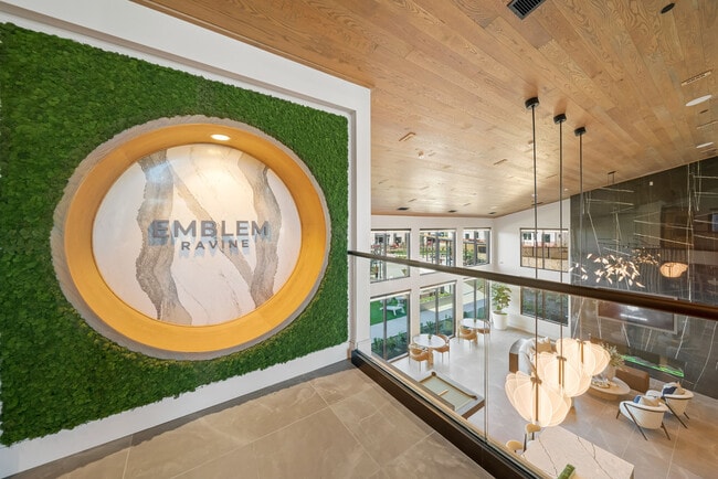 Building Photo - Emblem Ravine