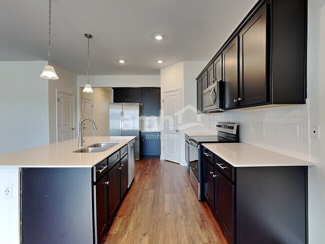 Foto del edificio - 874 Heavenly Dr