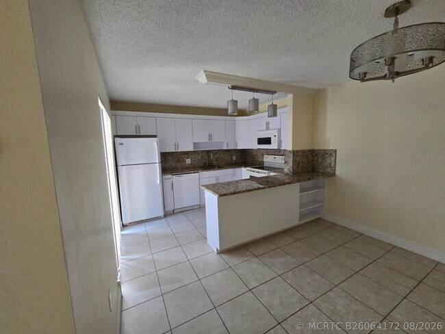 Foto del edificio - 3232 Meridian Way N