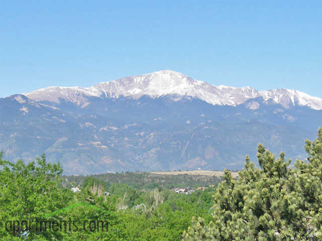 Many Mountain Views - Heatherwood Club