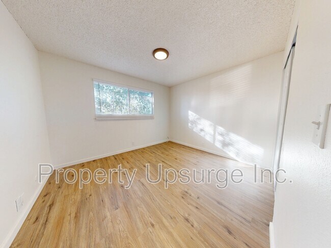 Foto del edificio - 445 Nelson Ave