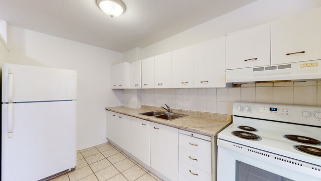 Photo du bâtiment - 60 Daly Avenue – Canadiana Apartments