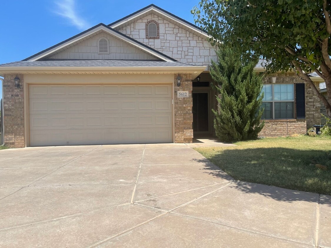 Foto principal - 5612 109th St