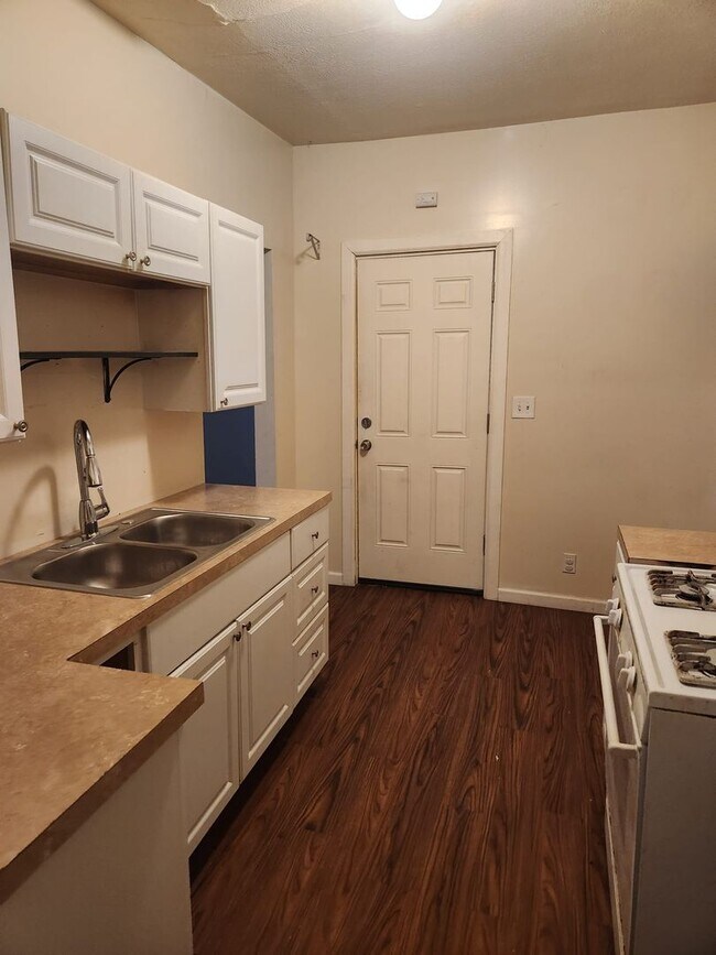 Foto del edificio - 1174 Princeton St, Akron, OH 44301 - #1
