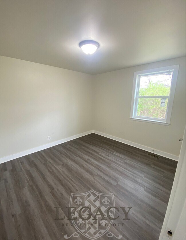 Foto del edificio - 7104 White Oak Dr