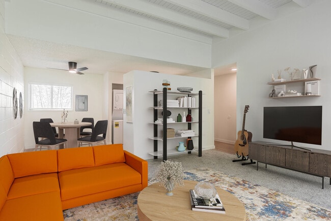 Building Photo - IRONWOOD GREENS