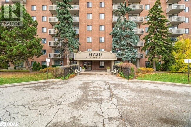 Building Photo - 6720 Glen Erin Dr