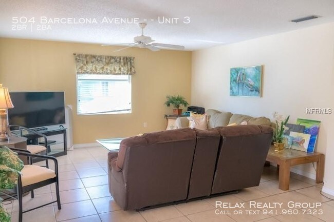 Building Photo - Island living 2 bedroom 2 bath