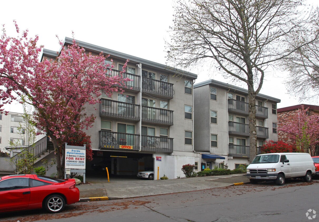 Primary Photo - Forde Apartments