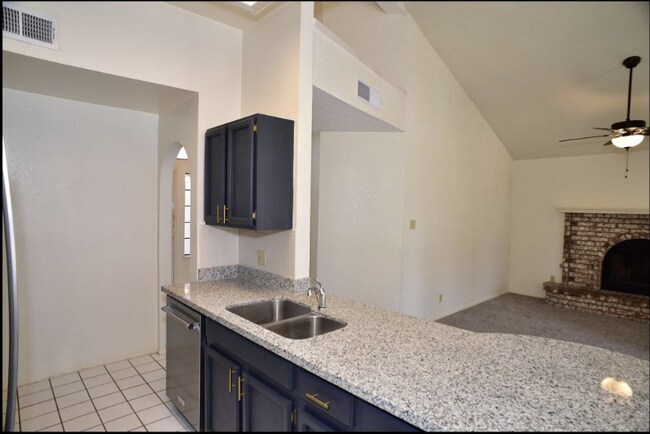 Foto del edificio - 3012 Silver Lake Pl
