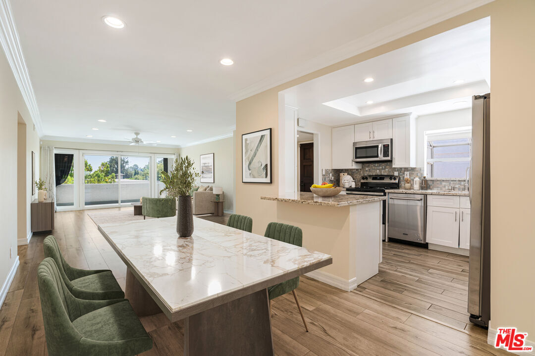 Foto principal - 4950 Louise Ave