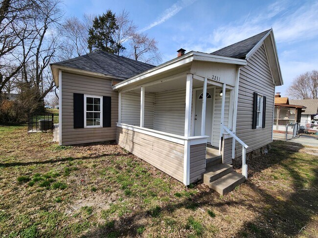 Foto del edificio - Spacious 1-Bedroom, 1-Bathroom Home AVAILABLE NOW!!