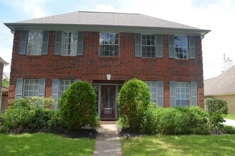 Building Photo - 4635 Meadow Green Dr