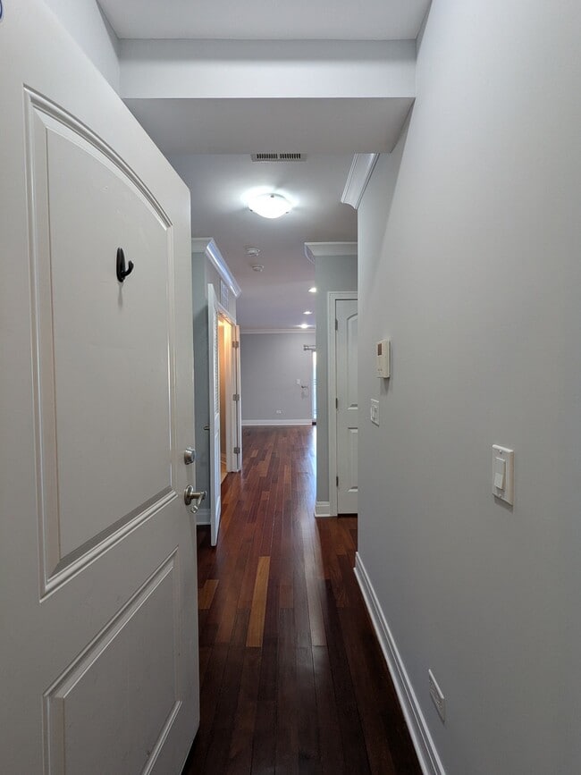 Foto del edificio - 2224 W Touhy Ave