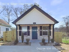 Building Photo - 917 W Short 32nd St