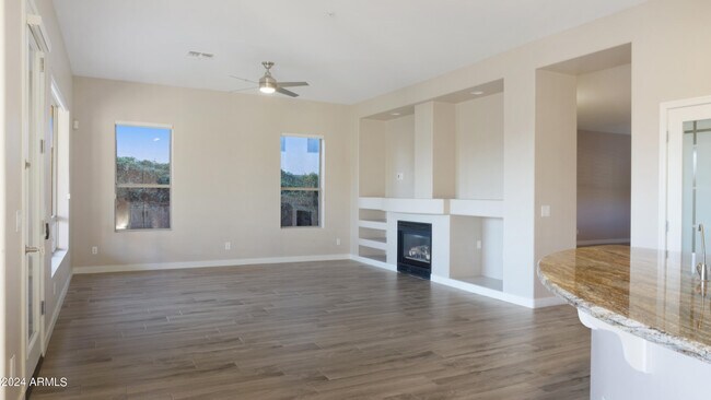 Building Photo - 7463 E Quill Ln