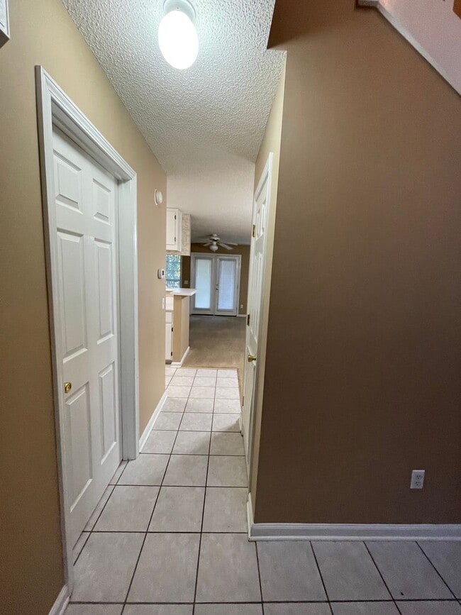 Building Photo - Foxchase Subdivision