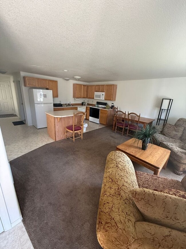 Building Photo - 2 Bed/2.5 Bath Townhome with Garage in NW ...