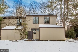 Building Photo - 17 Eden Roc