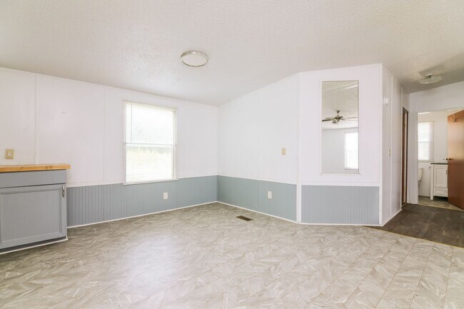 Building Photo - Price improvement!
