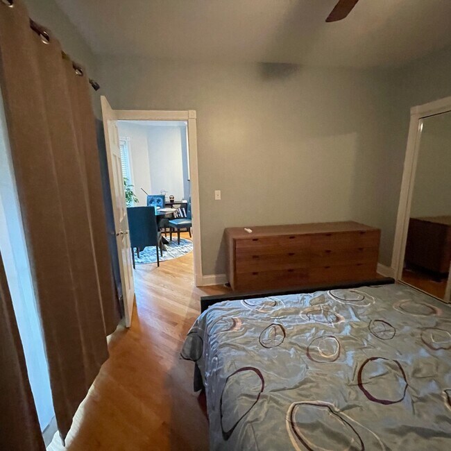 Foto del edificio - 5311 S Harper Ave