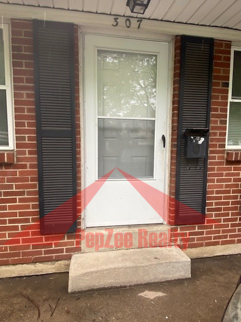 Primary Photo - 307 S Hedges St