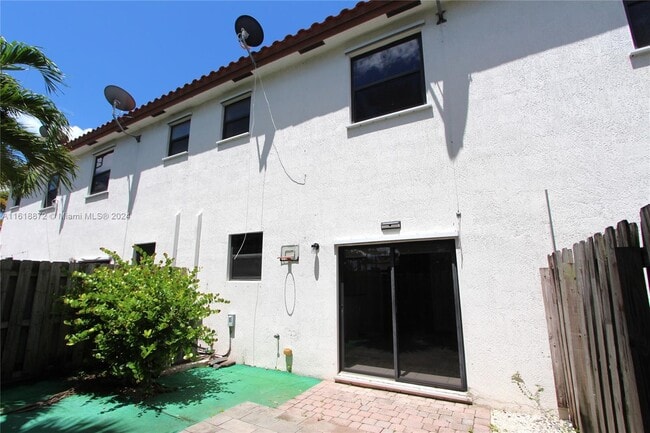 Building Photo - 8815 NW 102nd Ct