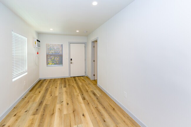 Foto del edificio - 1329-1331 Quintero St