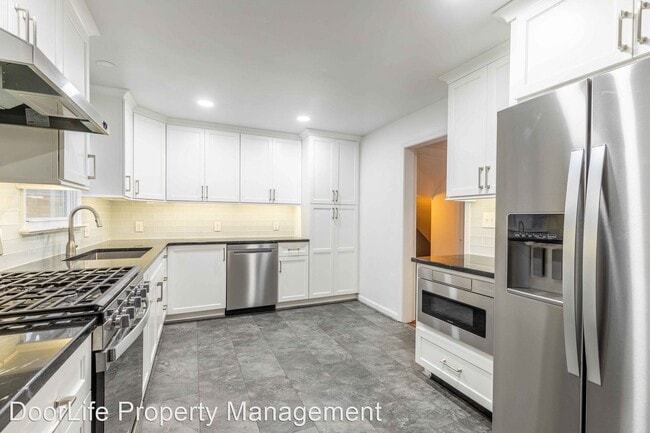 Foto del edificio - 3 br, 1 bath House - 338 Highland Ave