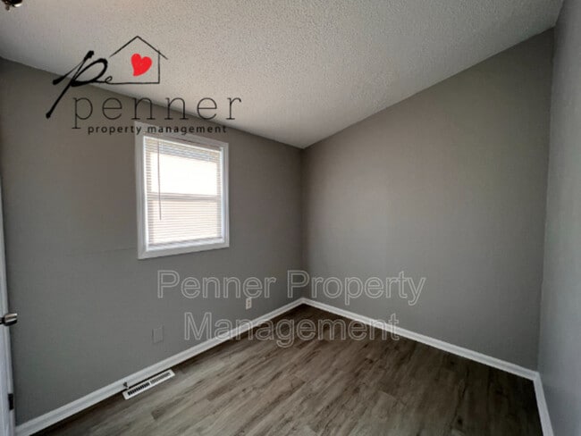 Building Photo - 517 Maier Dr