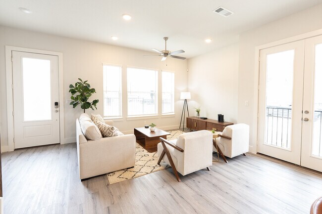 Building Photo - 613 Poppy Mallow Ln