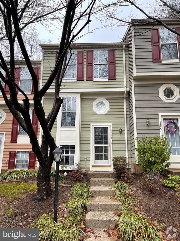 Building Photo - 1518 Woodcrest Dr