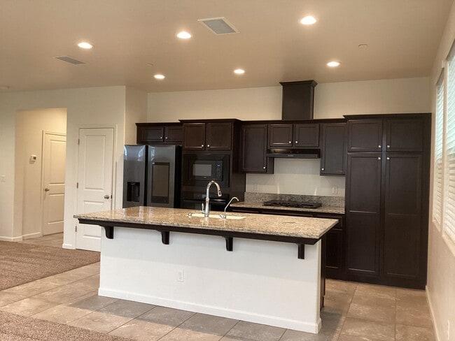 Building Photo - 6319 E Creek View Ln