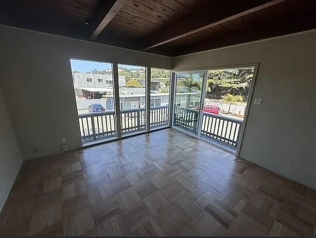 Building Photo - 2562 Francisco Blvd
