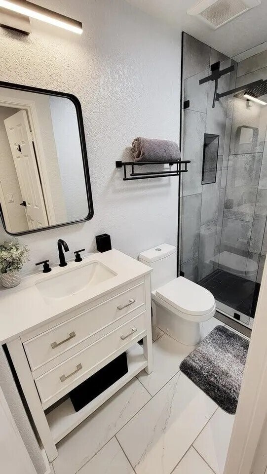 Foto del edificio - 2857 N Los Felices Rd