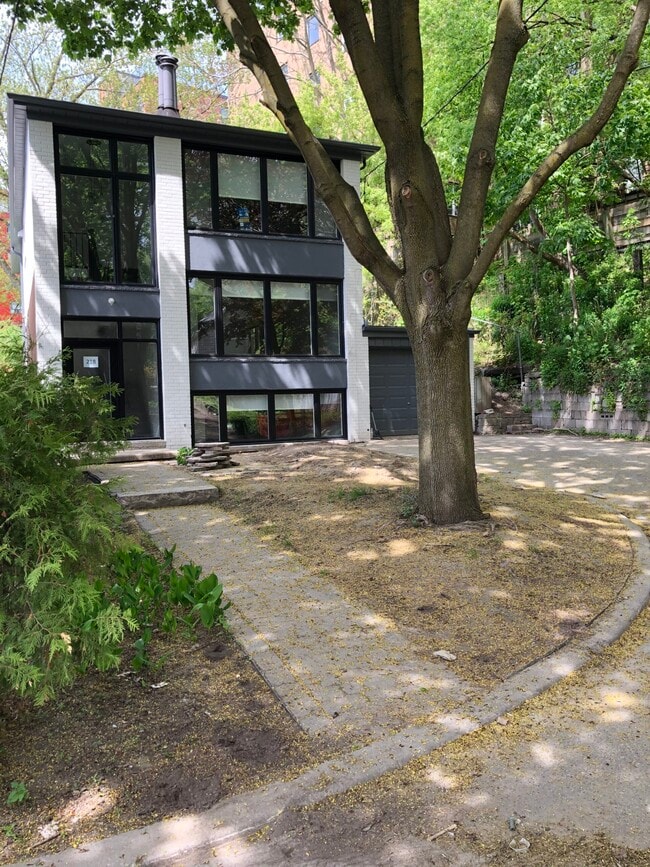 Photo du bâtiment - 218 Wheeler Av