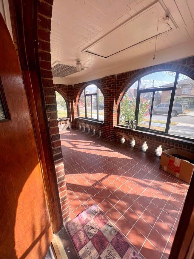 Foto del edificio - 5103 Mulford St