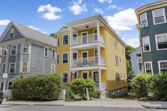 Building Photo - 72-72 Woodlawn St