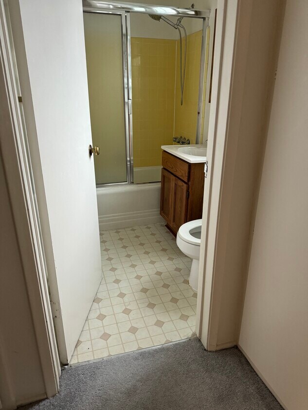 Foto del edificio - 1815 Greenfield Ave