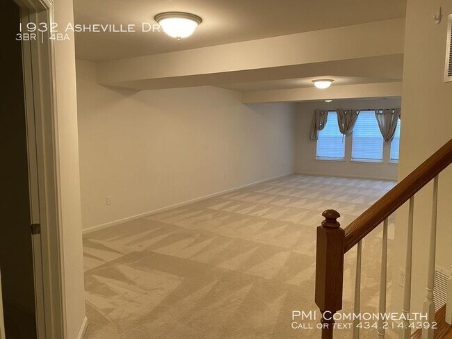 Foto del edificio - 1932 Asheville Dr