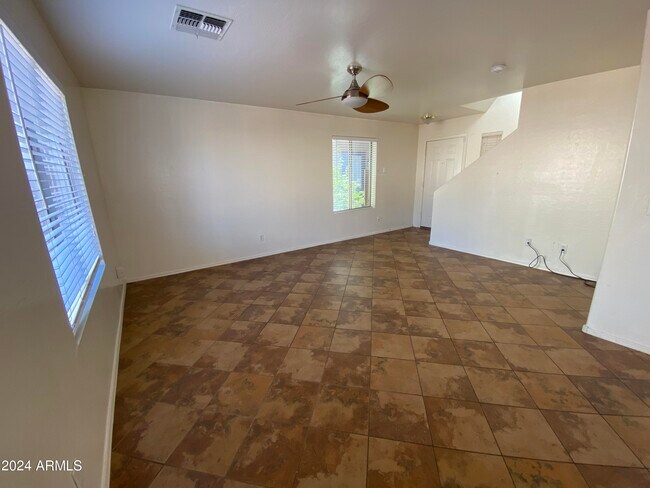 Foto del edificio - 6724 N 129th Ln