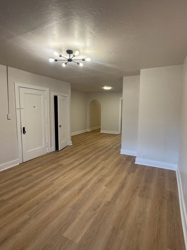 Building Photo - 2903 Voelkel Ave